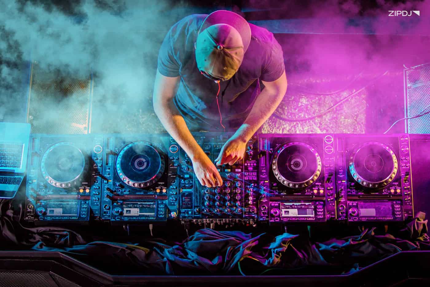 DJs